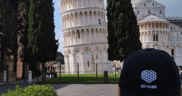 Vacation photo of the leaning tower of Pisa